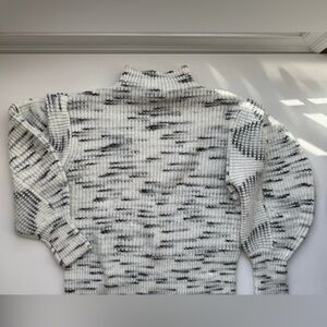 New condition women’s VARLEY Black and White Mock Neck Sweater M $169